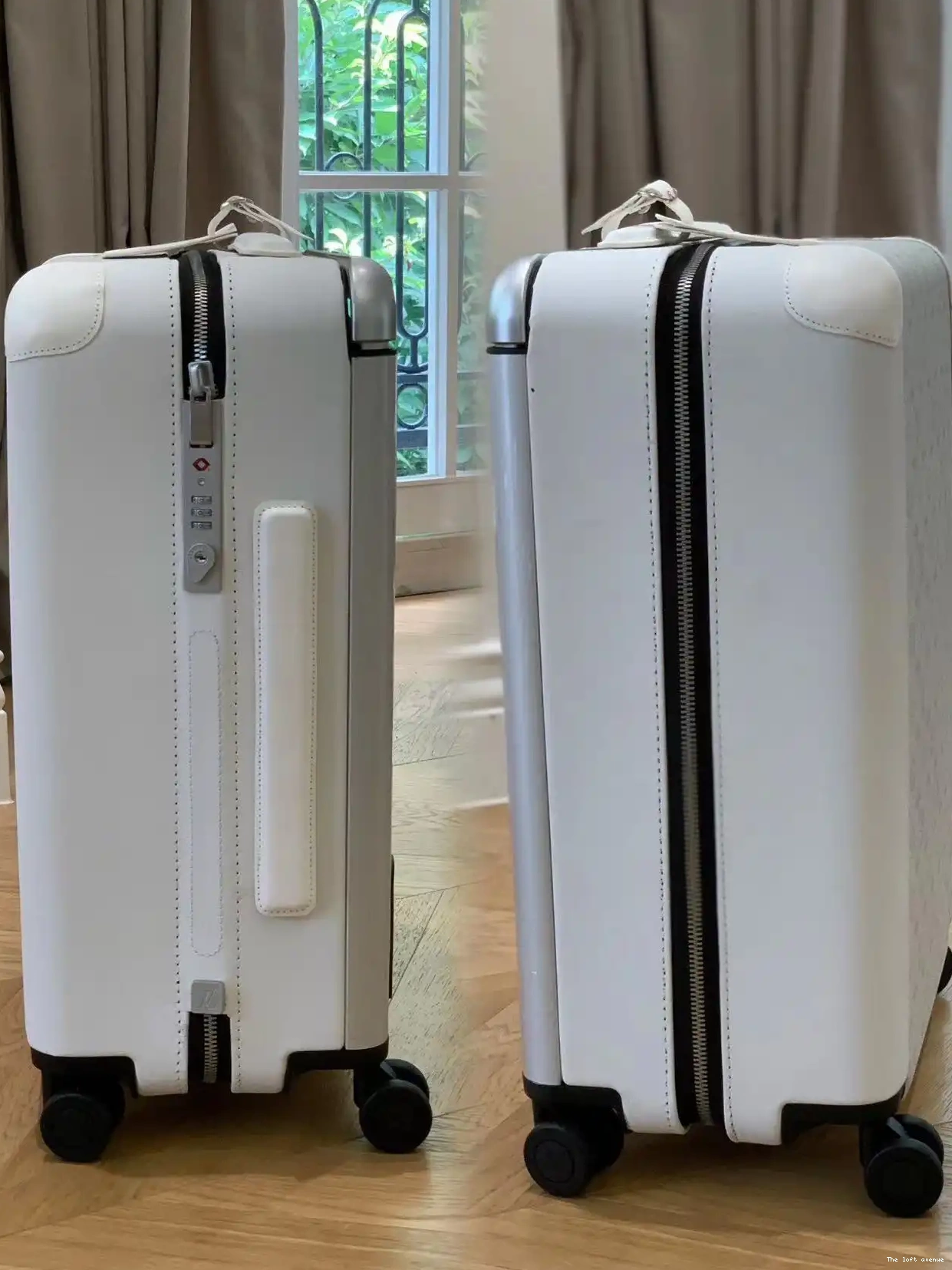 WHITE SUITCASE CABIN TAIGARAMA CUSTOM 55 37L HORIZON 0511